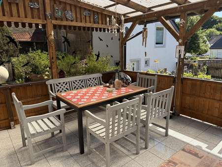 Gemütliche und überdachte Terrasse Gemütliche und überdachte Terrasse - Einfamilienhaus in 54570 Meisburg mit 81m² kaufen