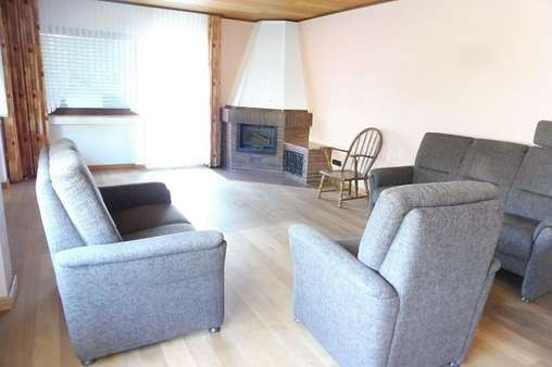 Wohnzimmer OG mit Ausgang zum Balkon - Einfamilienhaus in 54570 Mürlenbach mit 100m² kaufen