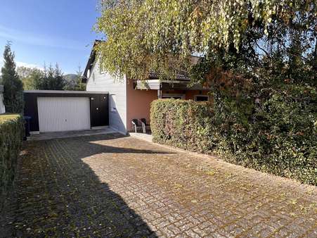 Garagenzufahrt und Hoffläche - Einfamilienhaus in 54550 Daun mit 188m² kaufen