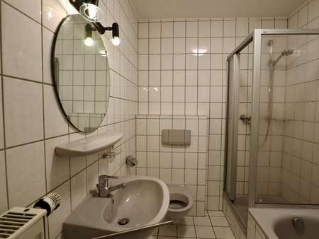 Badezimmer - Erdgeschosswohnung in 54470 Bernkastel-Kues mit 74m² kaufen