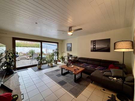 Wohnzimmer - Einfamilienhaus in 54470 Graach mit 104m² kaufen