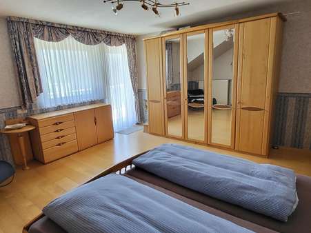 Schlafzimmer - Zweifamilienhaus in 54483 Kleinich mit 368m² kaufen