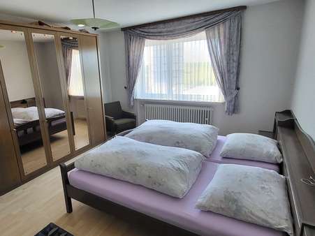 Schlafzimmer - Zweifamilienhaus in 54483 Kleinich mit 368m² kaufen