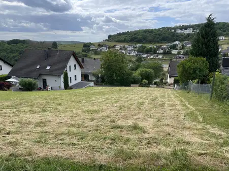 Baugrundstück mit wunderschönem Fernblick