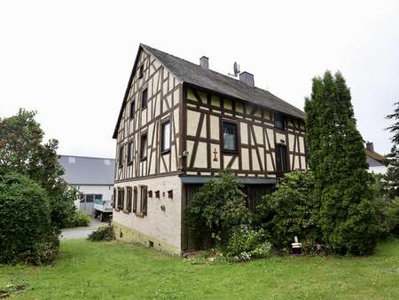 Rückansicht Rückansicht - Einfamilienhaus in 56865 Panzweiler mit 254m² kaufen