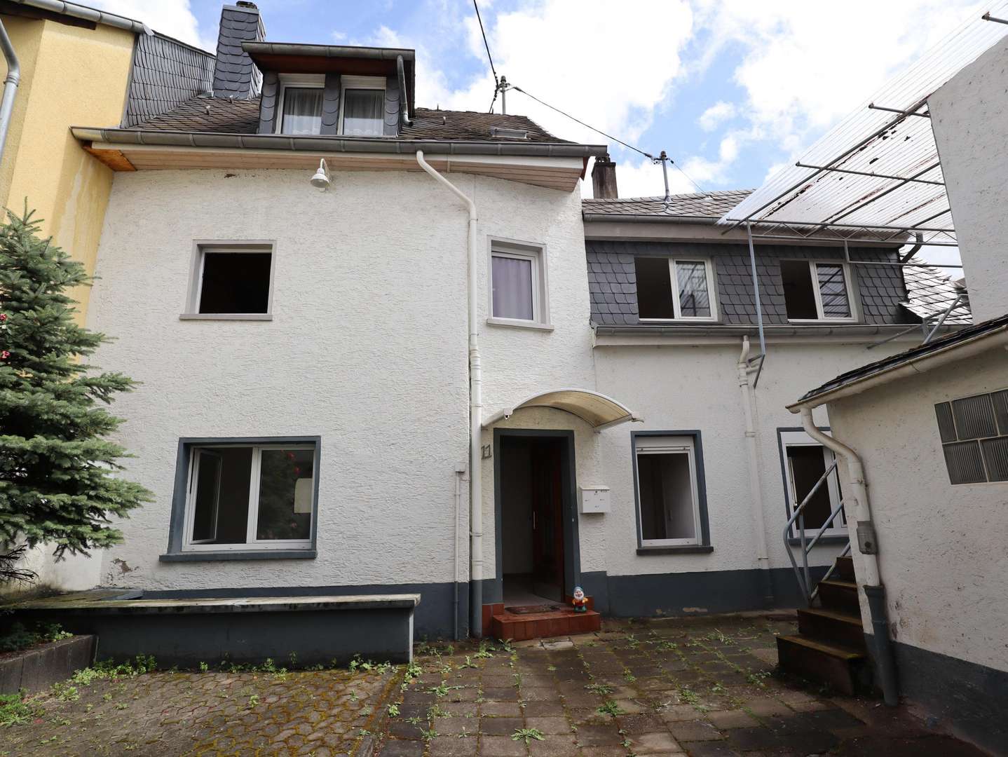 Außenansicht Außenansicht - Einfamilienhaus in 56253 Treis-Karden mit 112m² kaufen