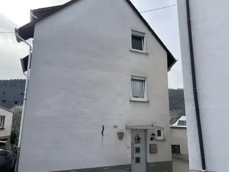 Wohnhaus in ruhiger Ortslage