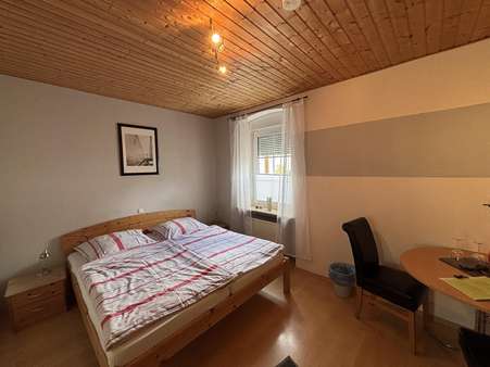 Schlafzimmer - Appartementhaus in 56850 Enkirch mit 320m² kaufen
