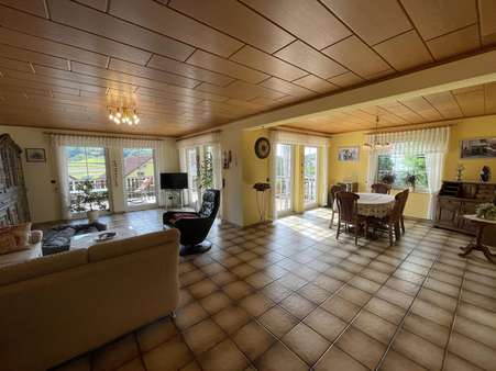 Wohn- und Esszimmer Wohn- und Esszimmer - Einfamilienhaus in 54516 Wittlich mit 225m² kaufen