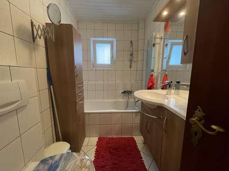 Badezimmer - Doppelhaushälfte in 54470 Bernkastel-Kues mit 192m² kaufen