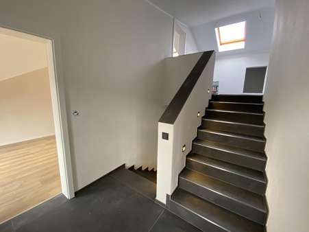 Hausflur - Zweifamilienhaus in 54518 Altrich mit 333m² kaufen