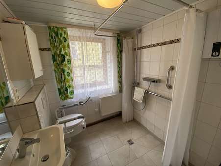 Badezimmer Badezimmer - Zweifamilienhaus in 54492 Zeltingen-Rachtig mit 233m² kaufen