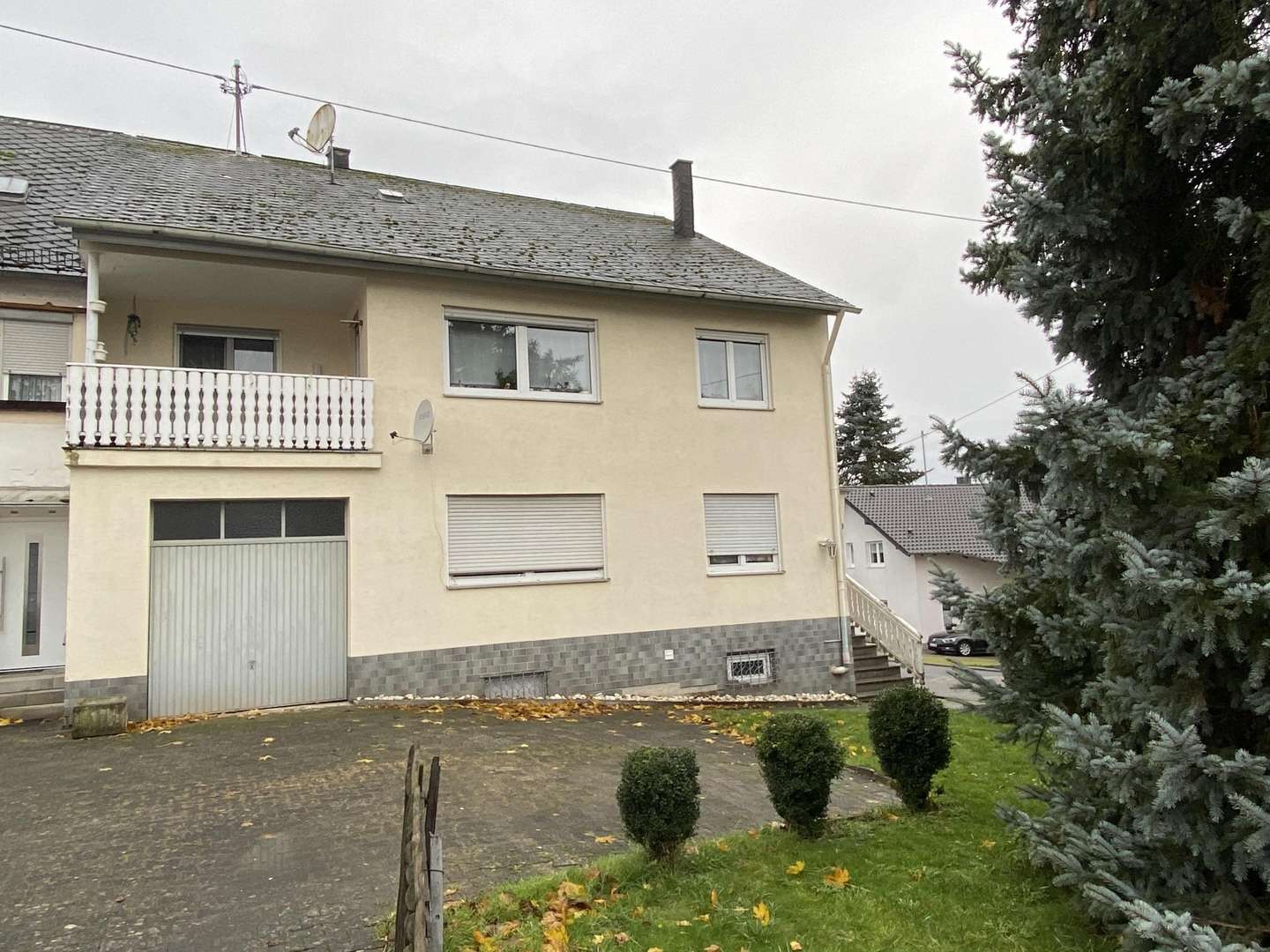 Außenansicht - Zweifamilienhaus in 54497 Morbach mit 153m² kaufen