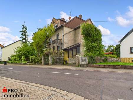 Seitenansicht - Villa in 66806 Ensdorf mit 238m² kaufen