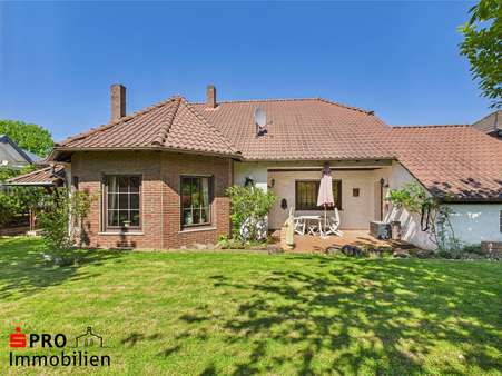 Rückansicht - Bungalow in 66352 Großrosseln mit 171m² kaufen