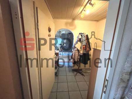 Flur im Erdgeschoss - Doppelhaushälfte in 66583 Spiesen-Elversberg mit 111m² kaufen