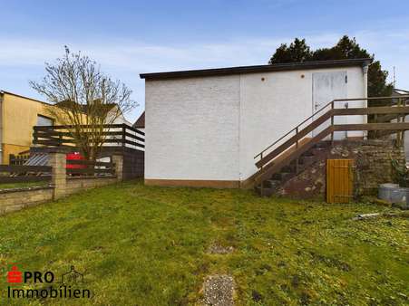 Außenansicht Außenansicht - Einfamilienhaus in 66125 Saarbrücken mit 120m² kaufen