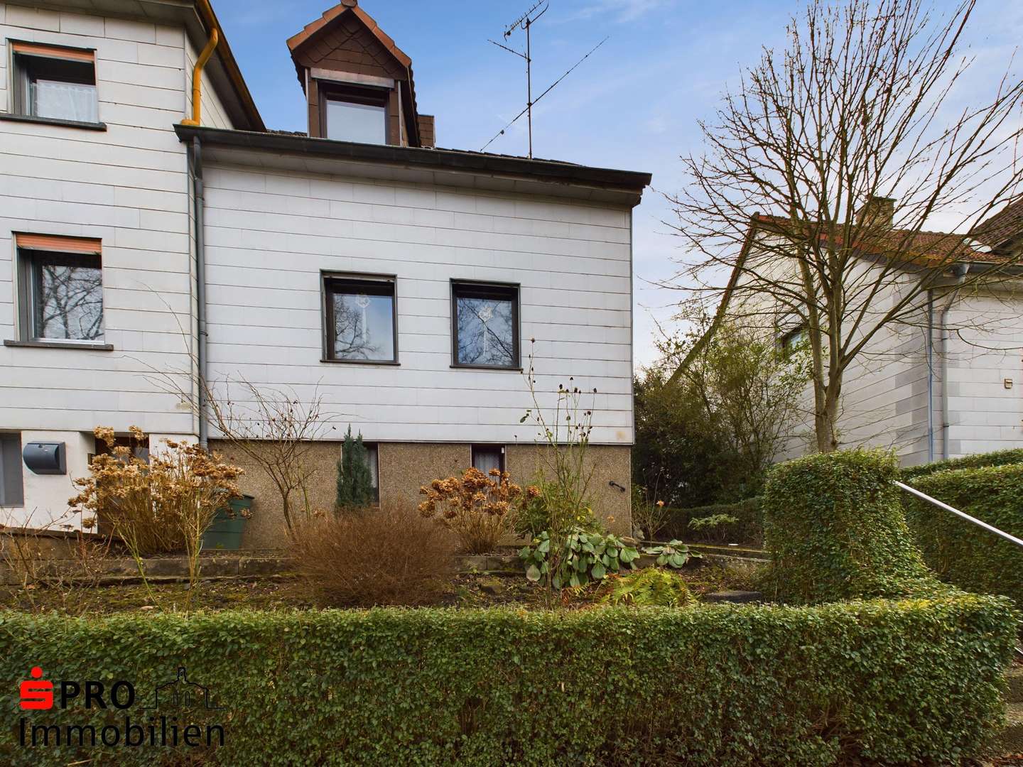 Außenansicht Außenansicht - Einfamilienhaus in 66125 Saarbrücken mit 120m² kaufen