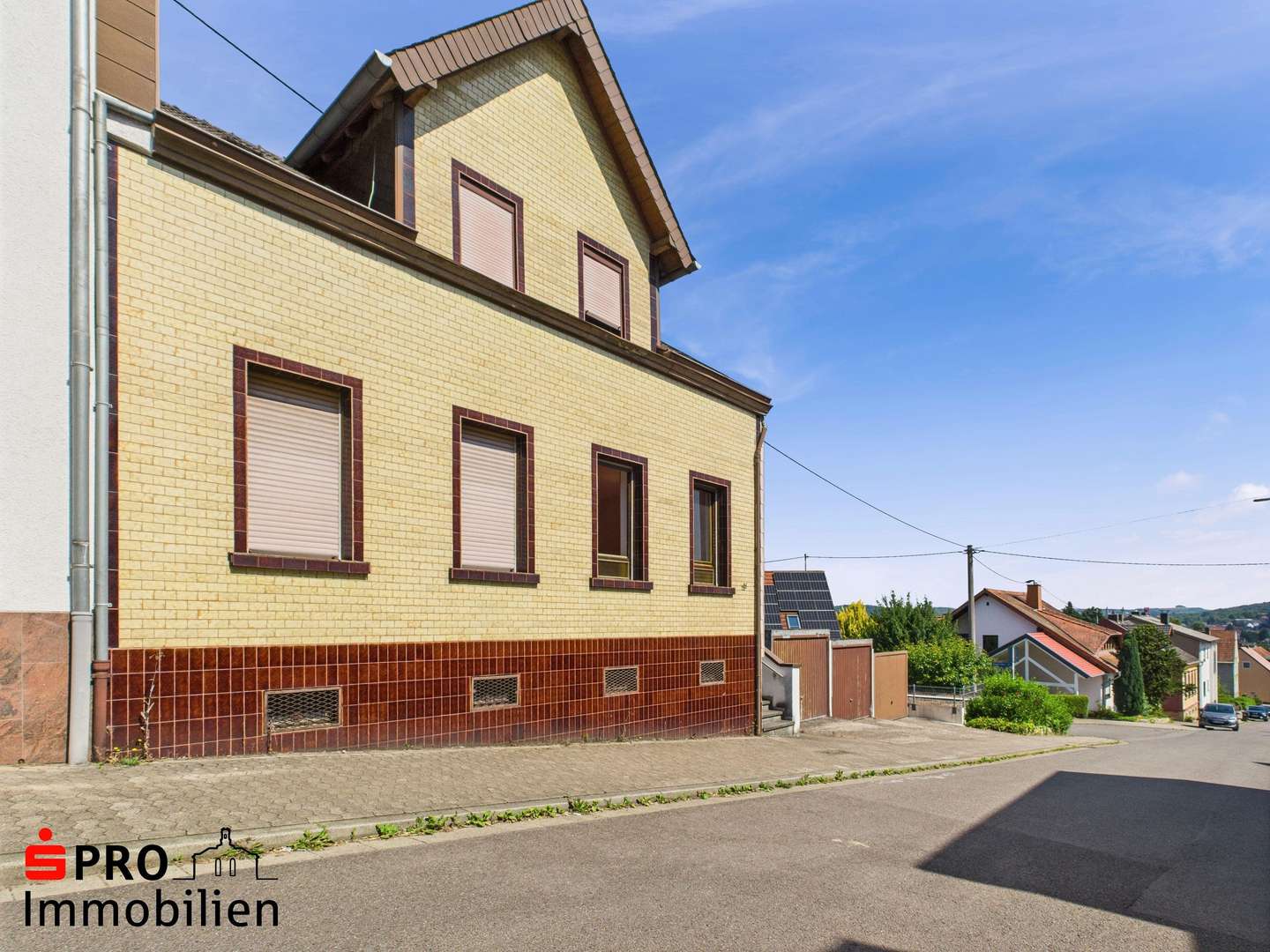 Seitenansicht Seitenansicht - Einfamilienhaus in 66125 Saarbrücken mit 150m² kaufen