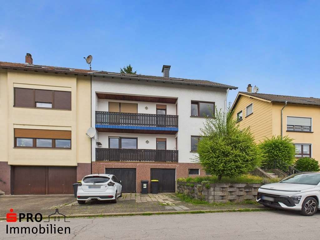Außenansicht Außenansicht - Zweifamilienhaus in 66299 Friedrichsthal mit 210m² kaufen