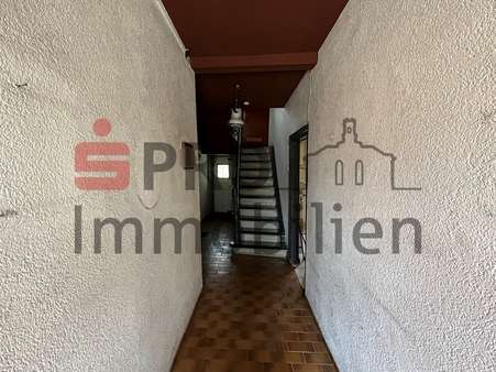 Flur - Mehrfamilienhaus in 66280 Sulzbach mit 210m² kaufen
