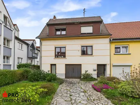 Mehrgenerationenhaus mit Gestaltungspotential in Püttlingen!