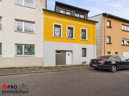 Frontansicht - Zweifamilienhaus in 66386 St. Ingbert mit 123m² kaufen