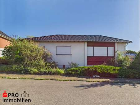 Außenansicht - Bungalow in 66352 Großrosseln mit 145m² kaufen