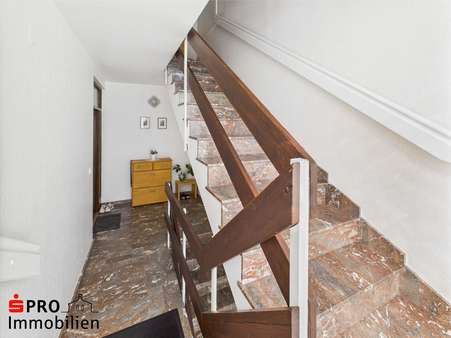 Treppenhaus - Etagenwohnung in 66292 Riegelsberg mit 87m² kaufen