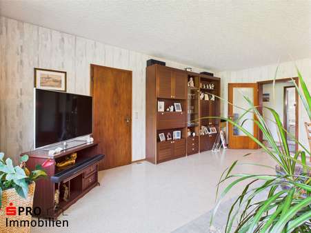 Wohnzimmer - Etagenwohnung in 66292 Riegelsberg mit 87m² kaufen