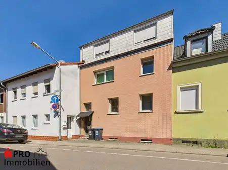Charmantes Mehrfamilienhaus mit Garten