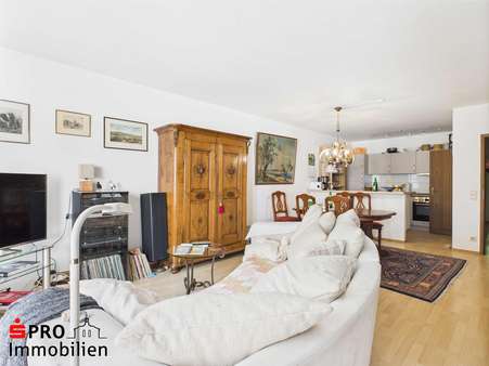 Wohnzimmer - Etagenwohnung in 66121 Saarbrücken mit 103m² kaufen