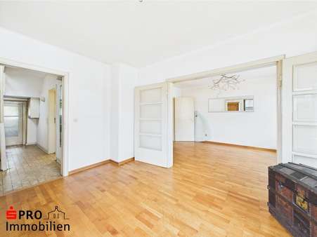 Wohn-/Esszimmer Wohn-/Esszimmer - Doppelhaushälfte in 66265 Heusweiler mit 120m² kaufen