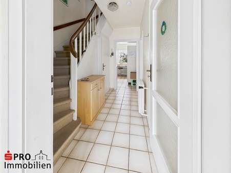 Diele im Erdgeschoss Diele im Erdgeschoss - Reihenmittelhaus in 66292 Riegelsberg mit 114m² kaufen