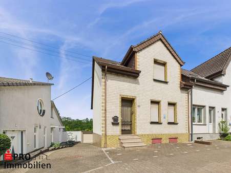 Frontansicht - Reihenendhaus in 66352 Großrosseln mit 104m² kaufen