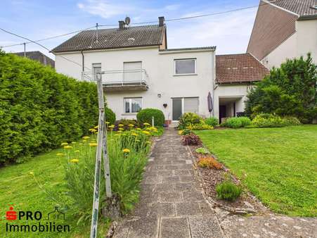 Rückansicht Rückansicht - Zweifamilienhaus in 66333 Völklingen mit 202m² kaufen