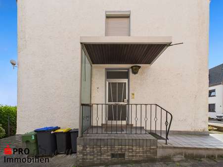 Eingang Eingang - Doppelhaushälfte in 66126 Saarbrücken mit 132m² kaufen