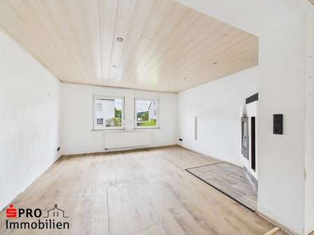 Wohn-/Esszimmer im Erdgeschoss Wohn-/Esszimmer im Erdgeschoss - Reihenmittelhaus in 66386 St. Ingbert mit 120m² kaufen
