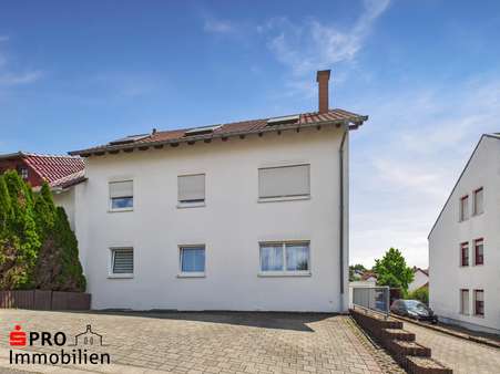 Außenansicht Außenansicht - Etagenwohnung in 66333 Völklingen mit 131m² kaufen