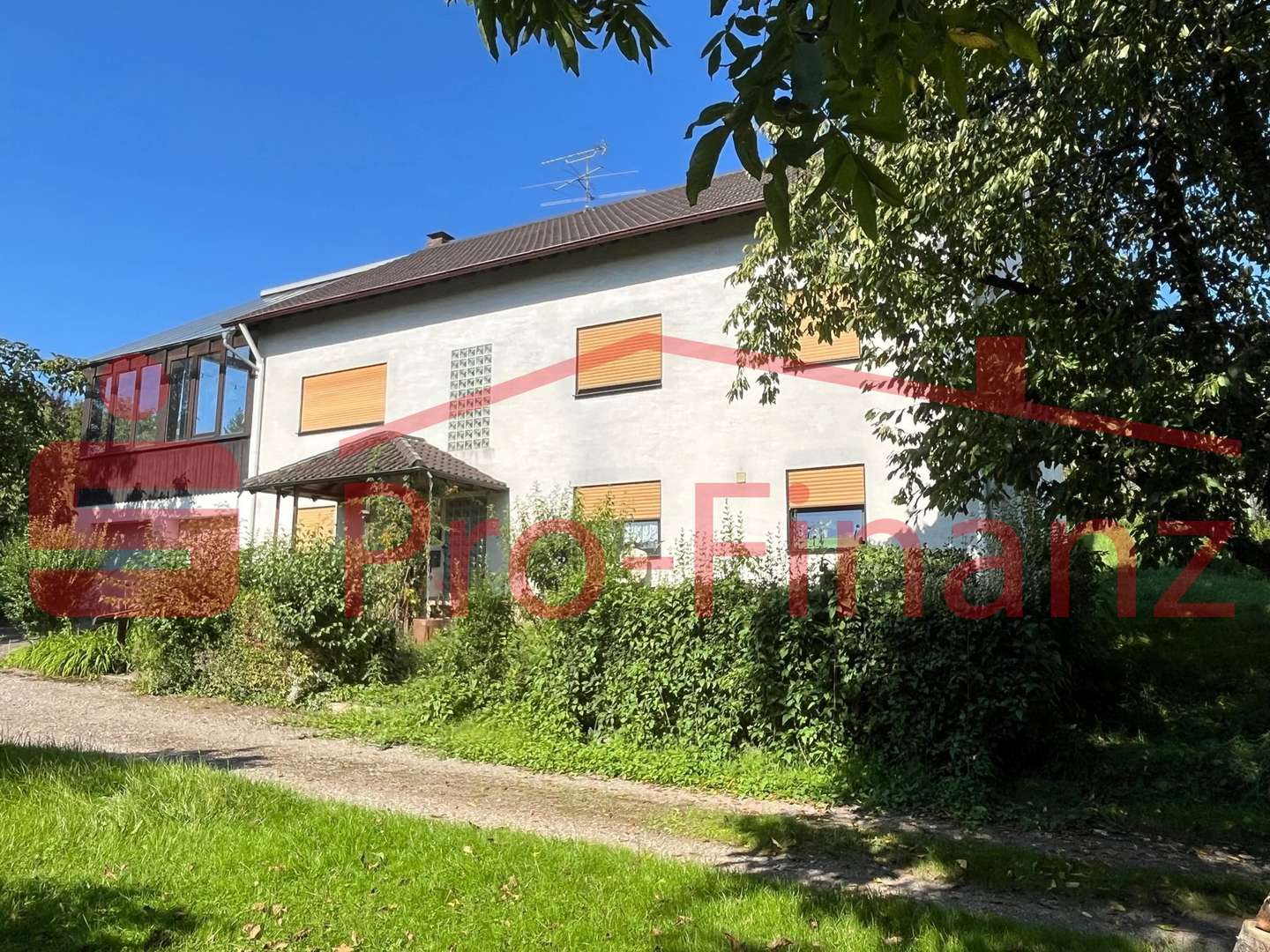 Außenansicht - Einfamilienhaus in 66132 Saarbrücken mit 219m² kaufen