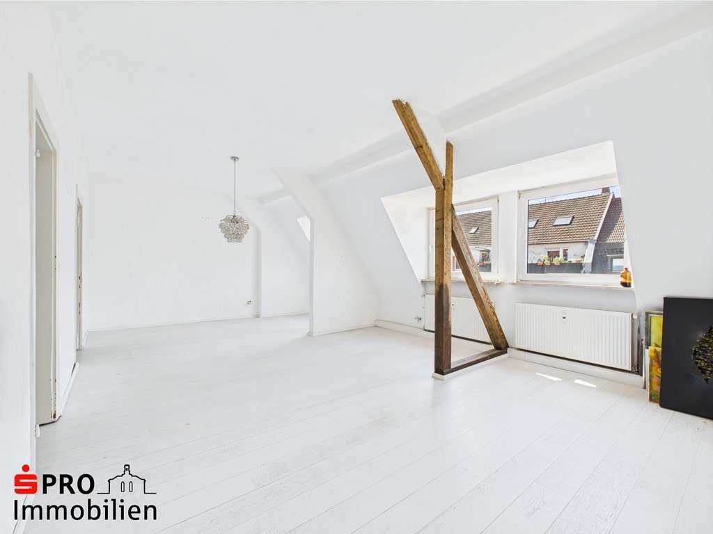 Wohn-/Esszimmer - Dachgeschosswohnung in 66111 Saarbrücken mit 176m² kaufen