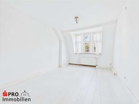 Zimmer - Dachgeschosswohnung in 66111 Saarbrücken mit 176m² kaufen