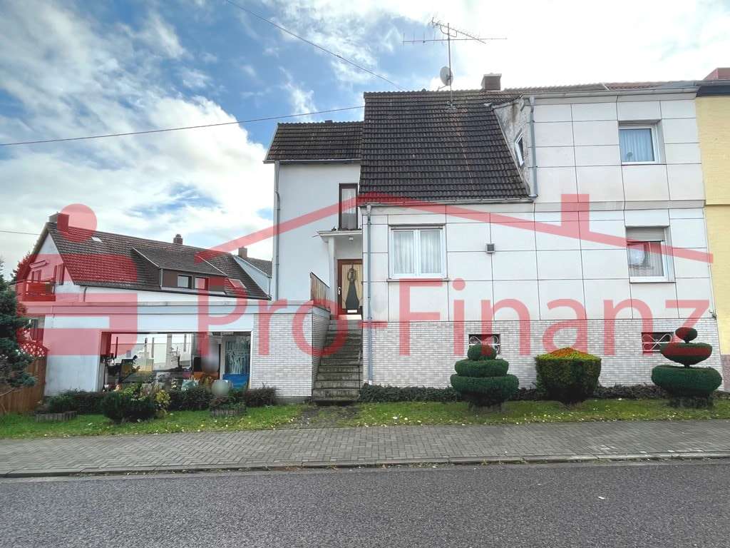 Außenansicht - Doppelhaushälfte in 66131 Saarbrücken mit 235m² kaufen