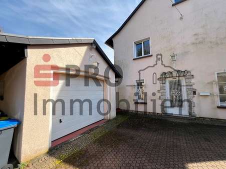 Eingangsbereich u. Garage - Einfamilienhaus in 66333 Völklingen mit 285m² kaufen