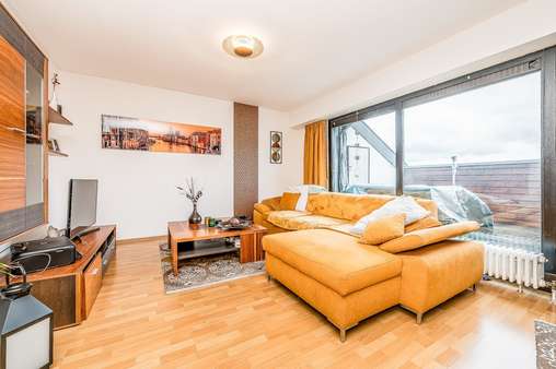 Wohnbereich - Dachgeschosswohnung in 66640 Namborn mit 82m² kaufen