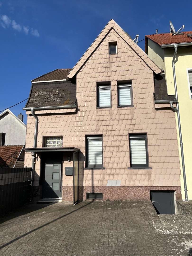 Hausansicht - Reihenendhaus in 66540 Neunkirchen mit 100m² kaufen