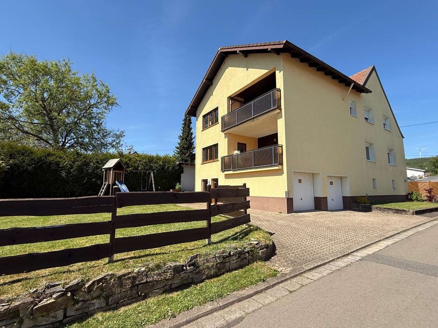 Hausansicht - Erdgeschosswohnung in 66649 Oberthal mit 130m² kaufen