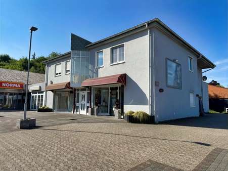 Sicht von der Seite Sicht von der Seite - Bürohaus in 66646 Marpingen mit 188m² kaufen