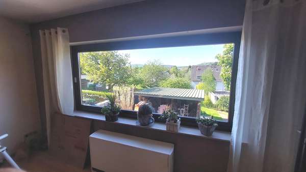 Aussicht vom Wohnzimmer - Erdgeschosswohnung in 66606 St. Wendel mit 114m² kaufen