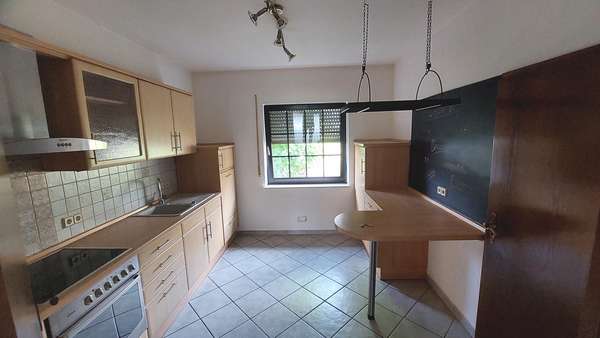 Küche mit Theke - Erdgeschosswohnung in 66606 St. Wendel mit 114m² kaufen